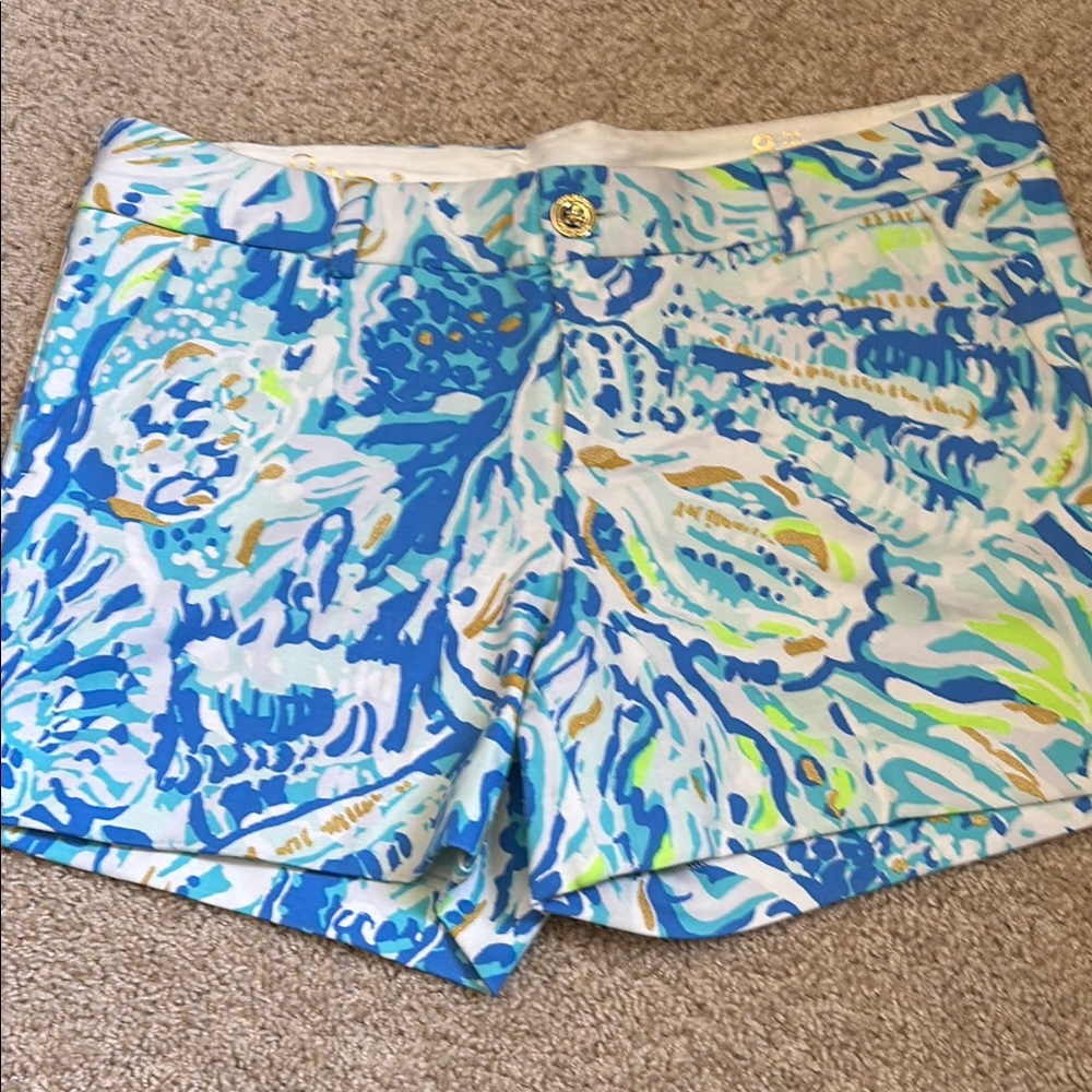Lilly Pulitzer Women's Blue Patterned Shorts